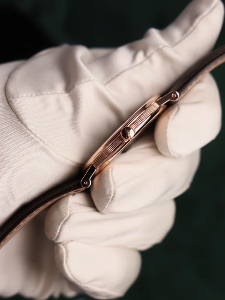 Box & Papers 2018, image 3 Box & Papers 2018, image 3