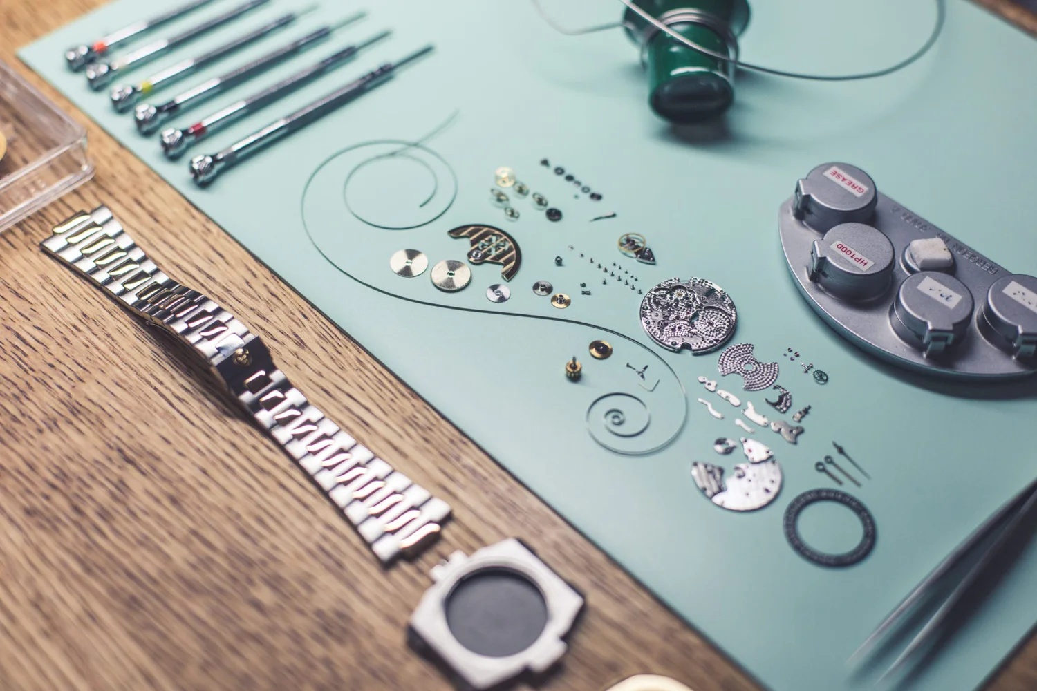 Unbelievable Watch Materials: From Quail Eggshells to Crashed Planes | Chrono 10:10 Unbelievable Watch Materials: From Quail Eggshells to Crashed Planes | Chrono 10:10