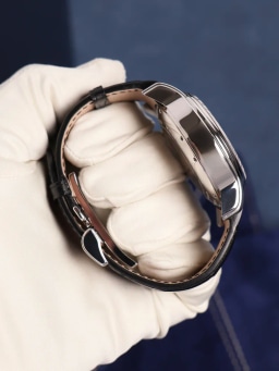 Open, image 2 Open, image 2