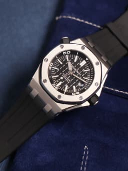 Audemars Piguet Royal Oak Offshore Diver Diver Black Dial Box and Papers 2018, image 8 Audemars Piguet Royal Oak Offshore Diver Diver Black Dial Box and Papers 2018, image 8