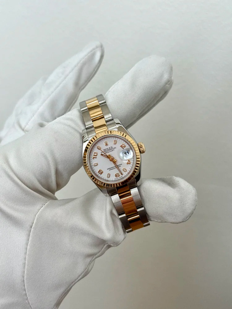 White Dial Index/Arabic Numerals Oyster Bracelet, image 1 White Dial Index/Arabic Numerals Oyster Bracelet, image 1