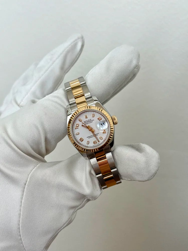 Rolex Lady-Datejust White Dial Index/Arabic Numerals Oyster Bracelet, image 1 Rolex Lady-Datejust White Dial Index/Arabic Numerals Oyster Bracelet, image 1