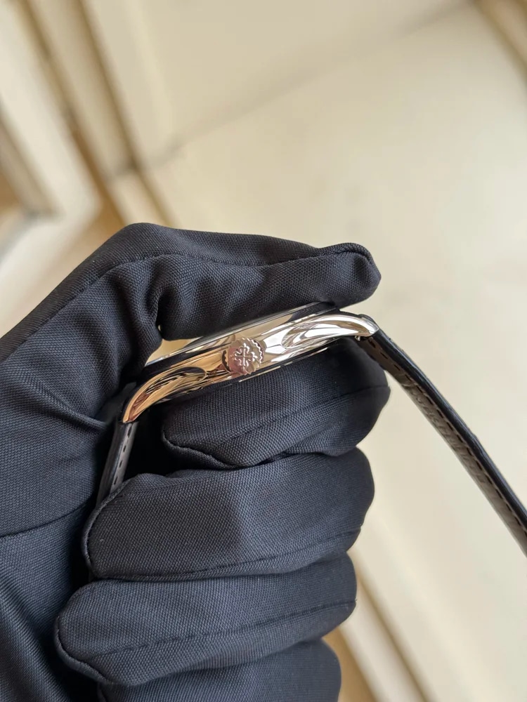 White Gold, image 2 White Gold, image 2