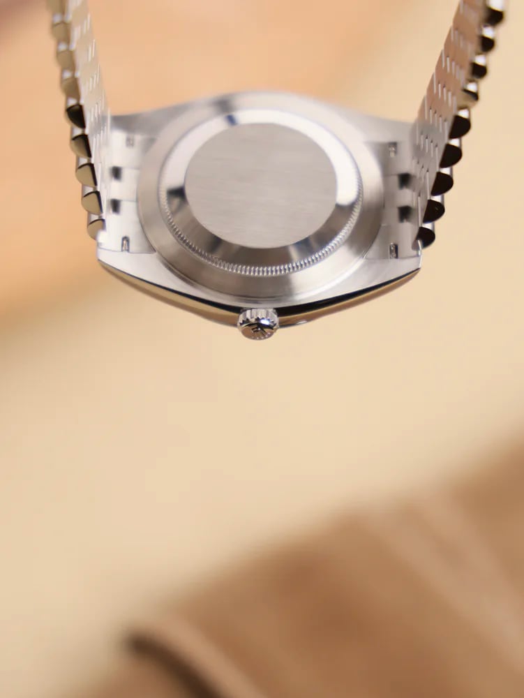 Rolex Datejust 41 Smooth Bezel Jubilee Bracelet Black Index Dial, image 8 Rolex Datejust 41 Smooth Bezel Jubilee Bracelet Black Index Dial, image 8