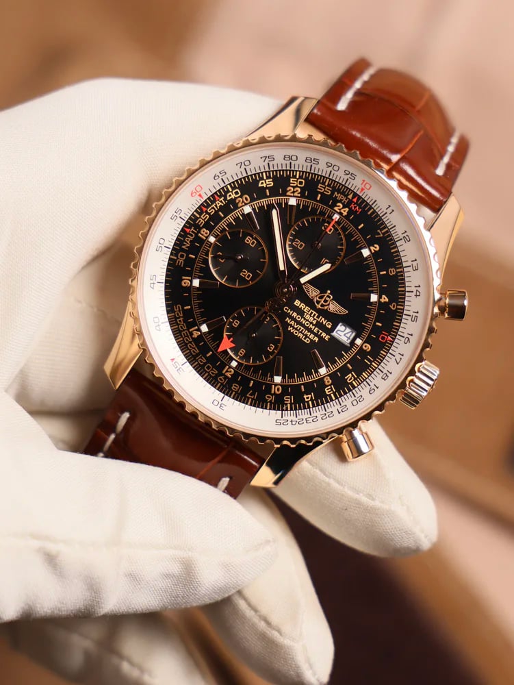 Breitling Navitimer World H24322, image 1 Breitling Navitimer World H24322, image 1