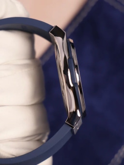 Hublot Classic Fusion Blue 542.NX.7170.LR Box and Papers 2021, image 4 Hublot Classic Fusion Blue 542.NX.7170.LR Box and Papers 2021, image 4