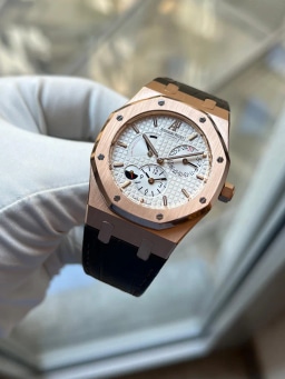 Audemars Piguet Royal Oak Dual Time + Extract from Archives, image 2 Audemars Piguet Royal Oak Dual Time + Extract from Archives, image 2